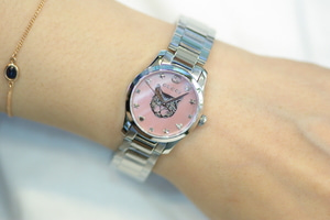 백화점AS가능 구찌 고양이 시계 YA1265013 핑크자개